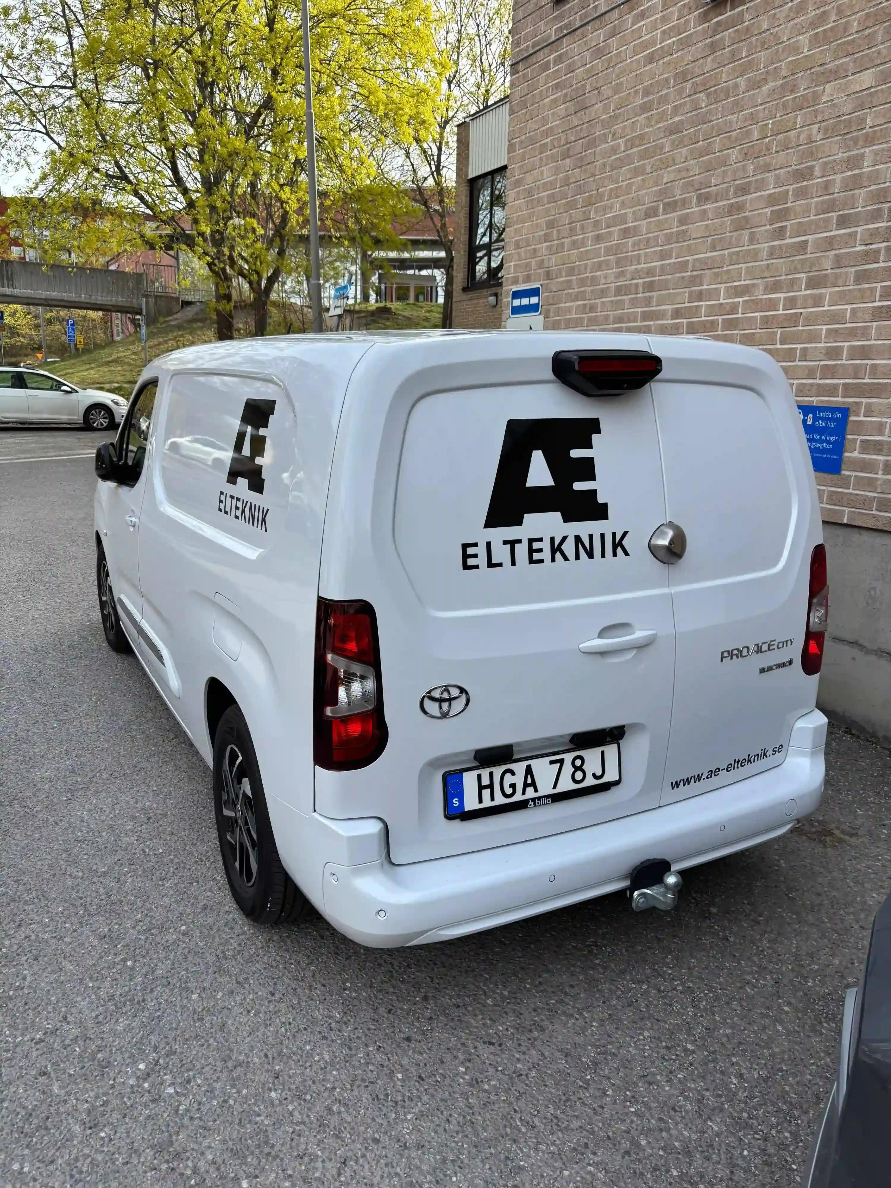 AE Eltekniks firmabil